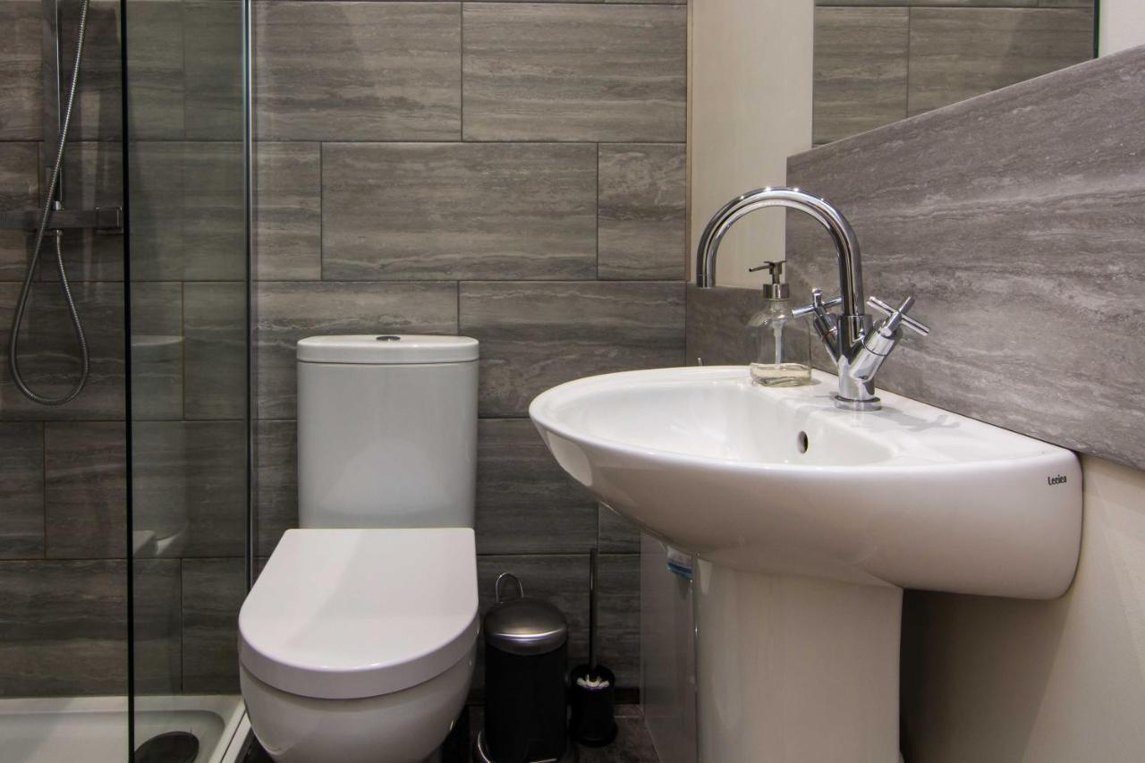 Apartment Market Street Apartments: Modern Centre Living With Wi-fi